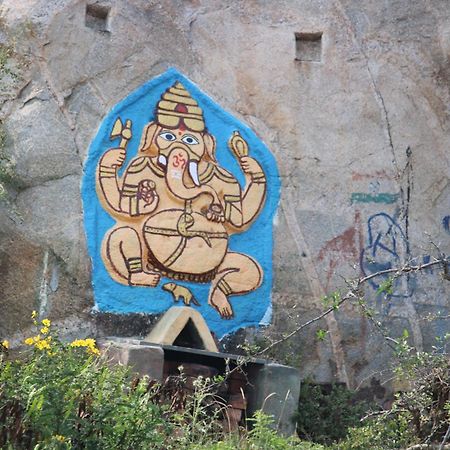 Sahasra Home Stay Hampi ホスペット エクステリア 写真